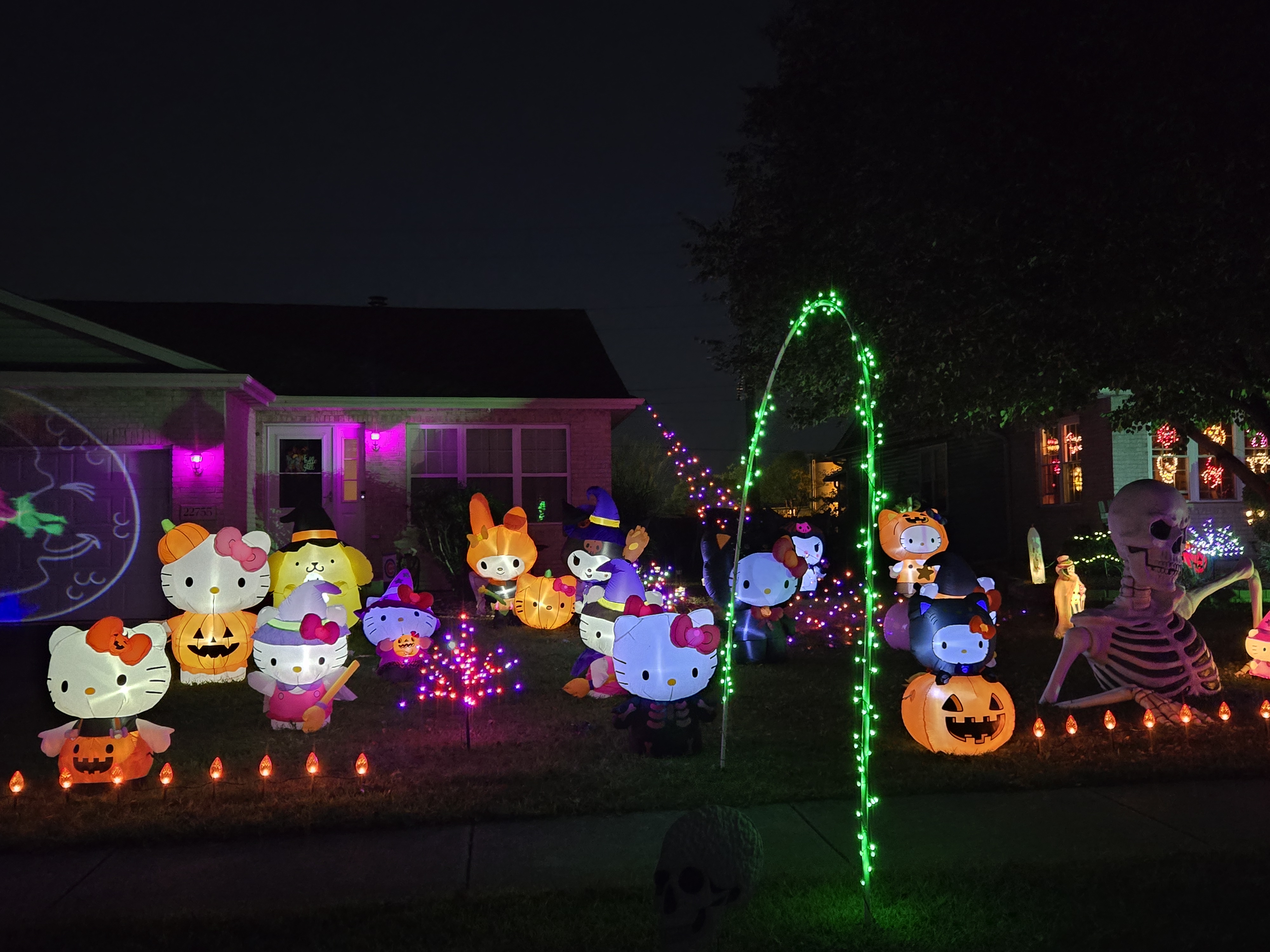 HELLO Halloween Houses 