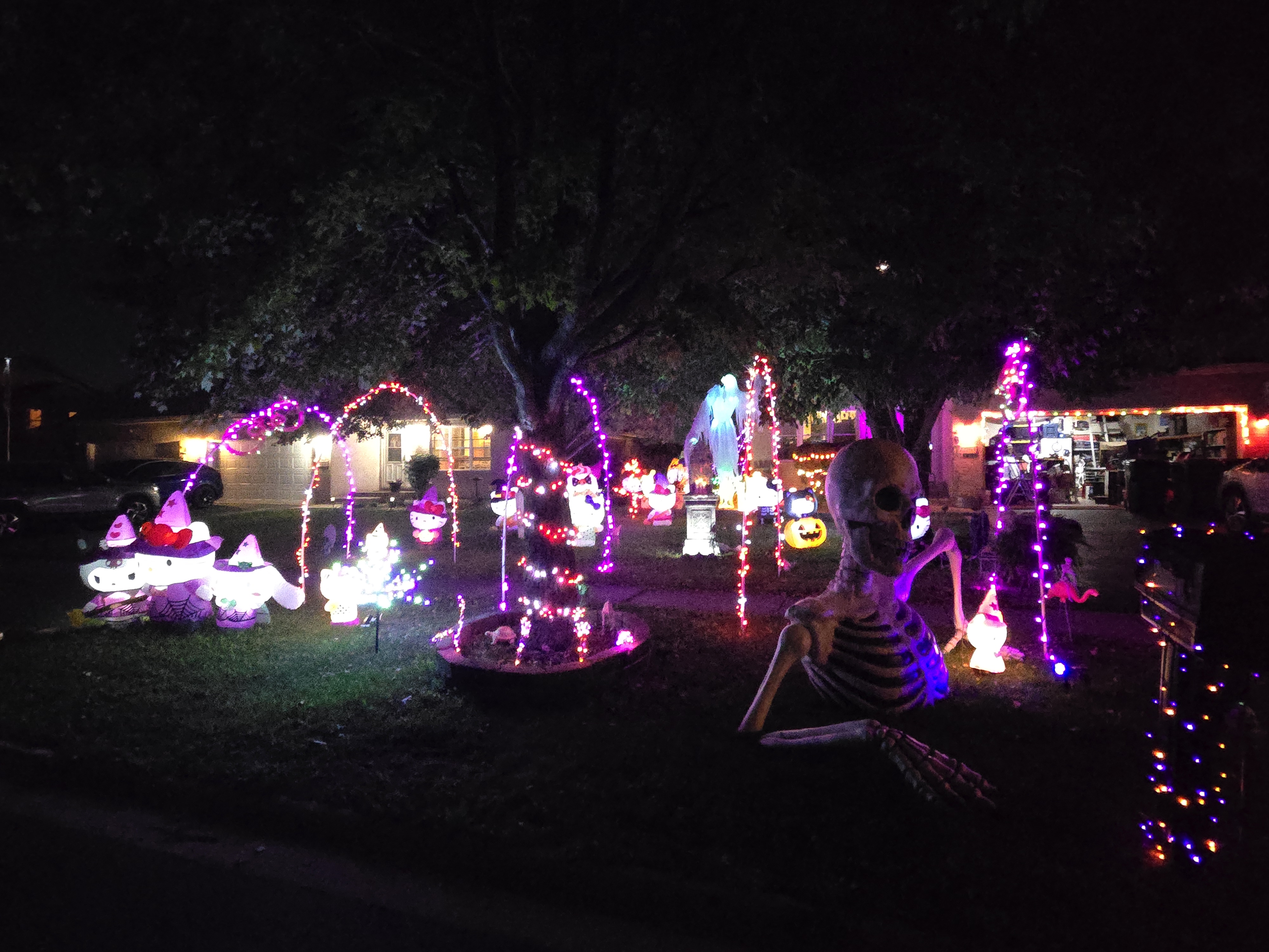 HELLO Halloween Houses 
