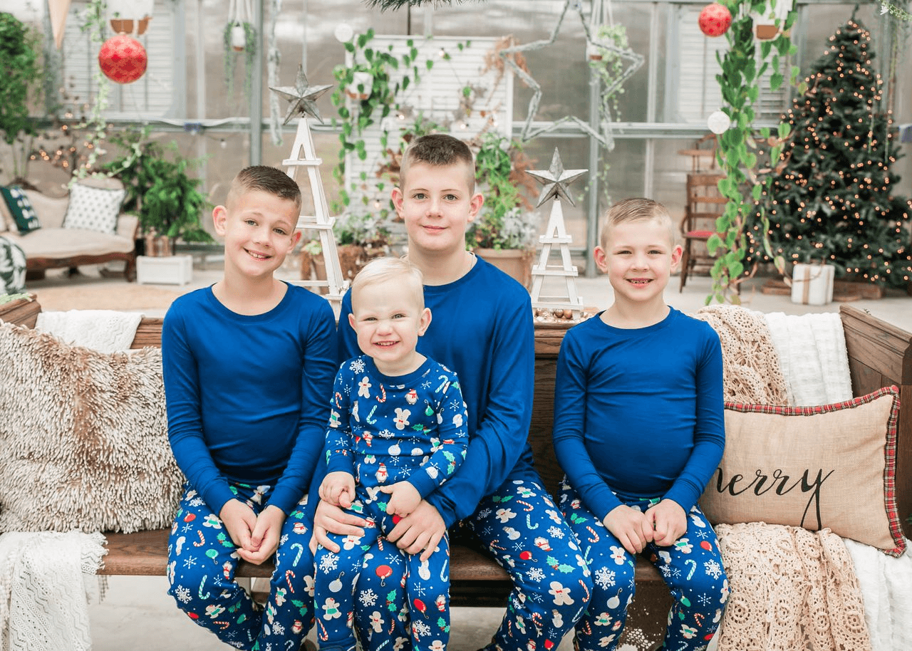 Christmas Mini Sessions with EsteeG Photography